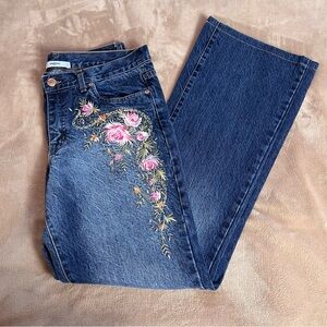 VERTIGO Vintage Floral Embroidered Mid Rise Flare Leg Faded Blue Jeans - Size 8